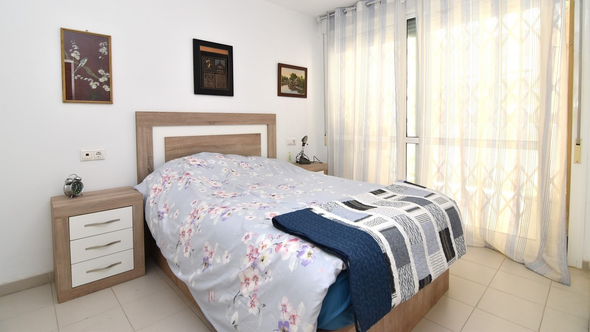 3 Bed Apartment for sale in Guardamar Del Segura Costa Blanca, Alicante, Spain