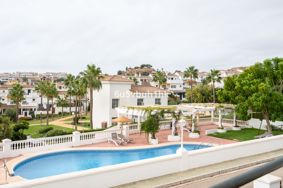 5 Bed Townhouse for sale in Benalmadena Costa Costa Del Sol, Málaga, Spain
