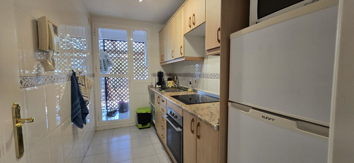 Se vende Apartamento Planta Media de 2 dormitorios en Costa Del Sol, Málaga, España