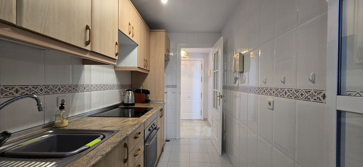 Se vende Apartamento Planta Media de 2 dormitorios en Costa Del Sol, Málaga, España
