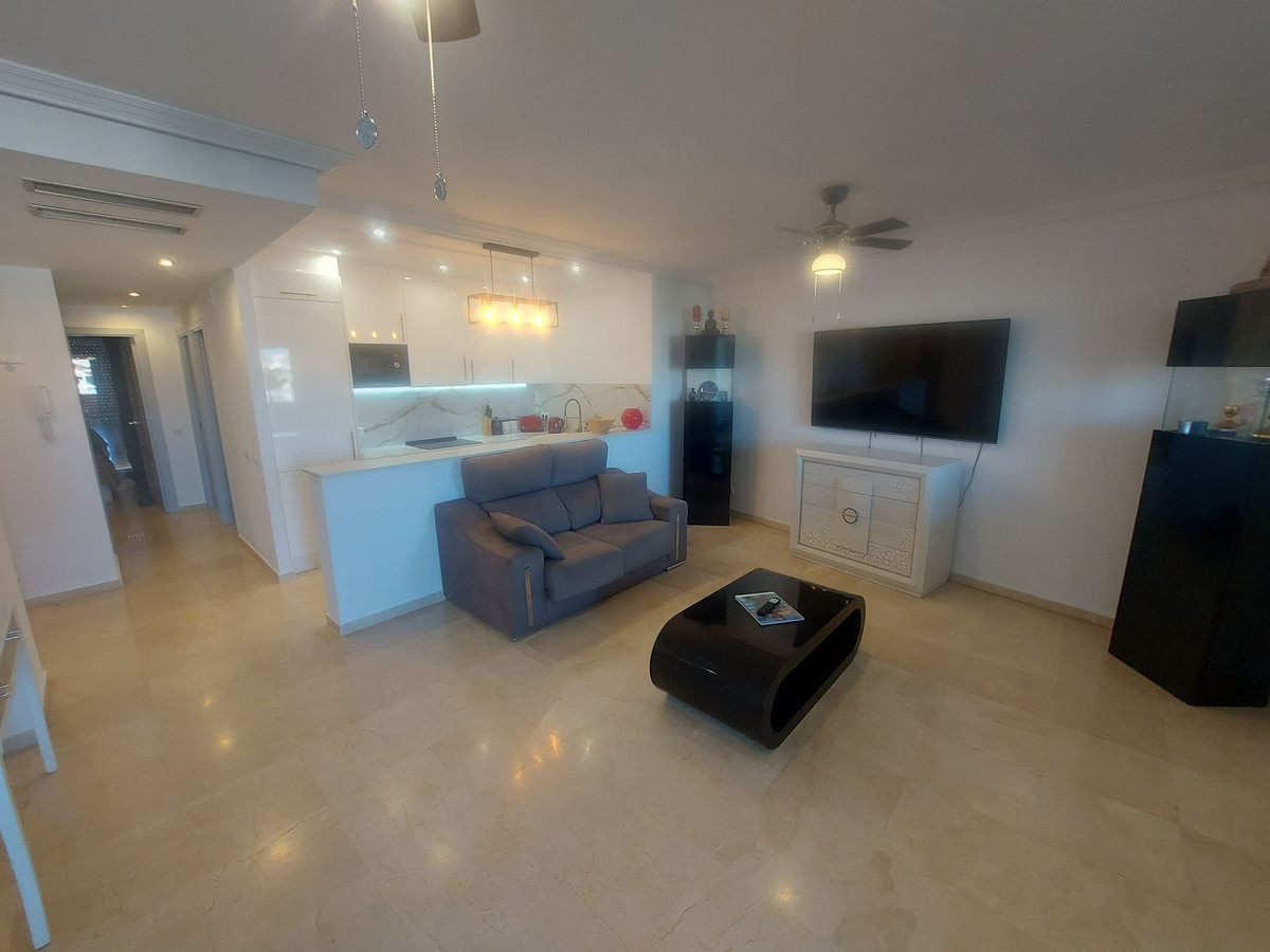 3 Bed Apartment for sale in La Duquesa Costa Del Sol, Málaga, Spain