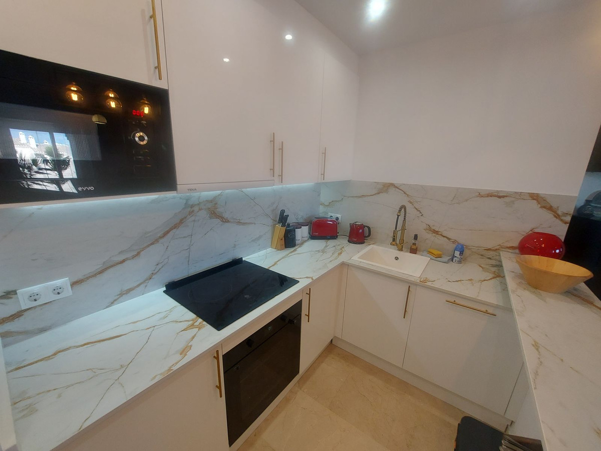 3 Bed Apartment for sale in La Duquesa Costa Del Sol, Málaga, Spain