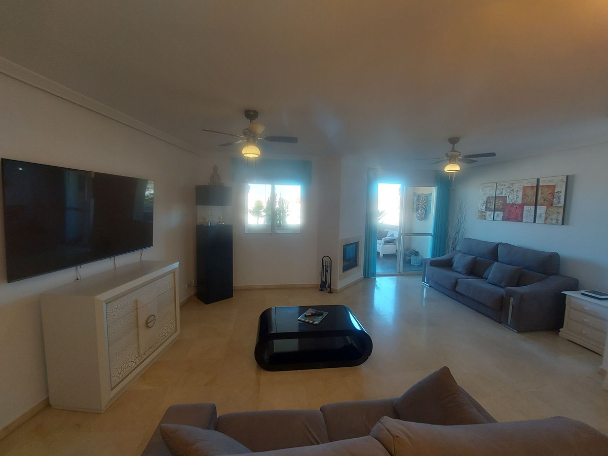 3 Bed Apartment for sale in La Duquesa Costa Del Sol, Málaga, Spain
