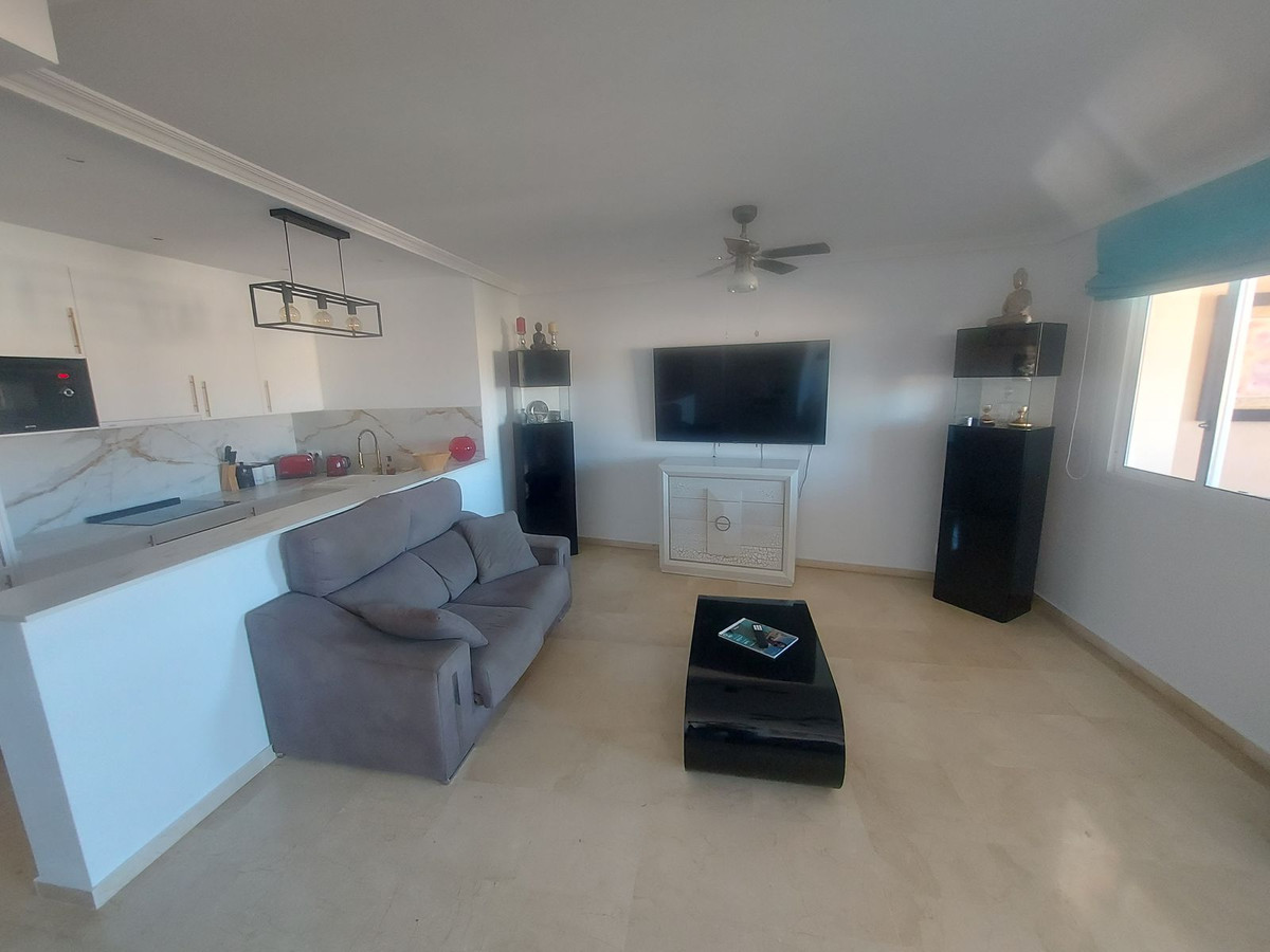 3 Bed Apartment for sale in La Duquesa Costa Del Sol, Málaga, Spain