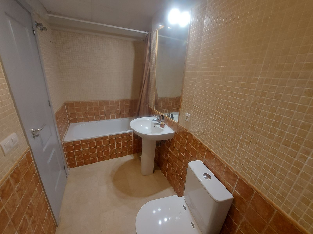 3 Bed Apartment for sale in La Duquesa Costa Del Sol, Málaga, Spain