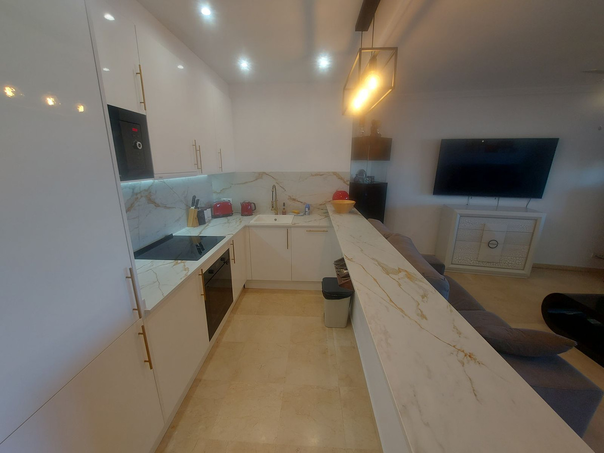 3 Bed Apartment for sale in La Duquesa Costa Del Sol, Málaga, Spain