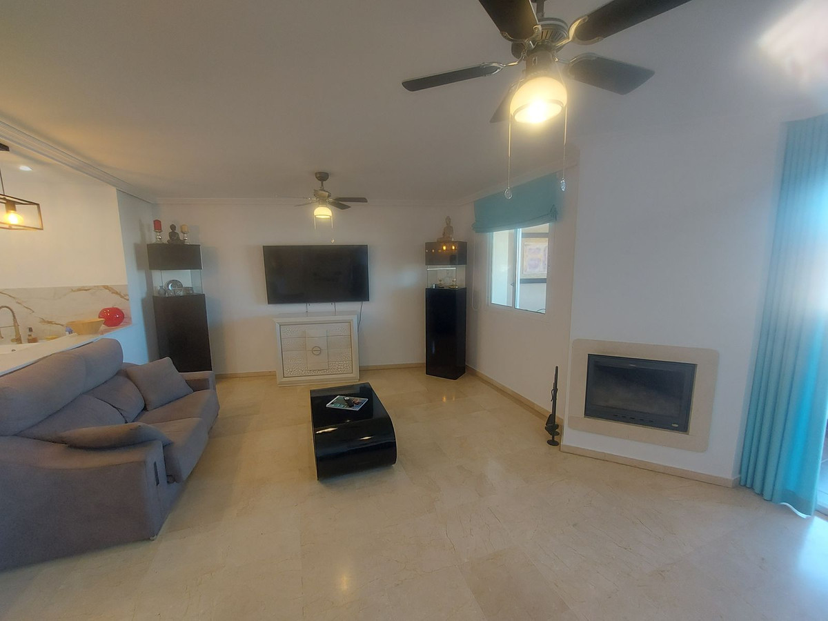 3 Bed Apartment for sale in La Duquesa Costa Del Sol, Málaga, Spain