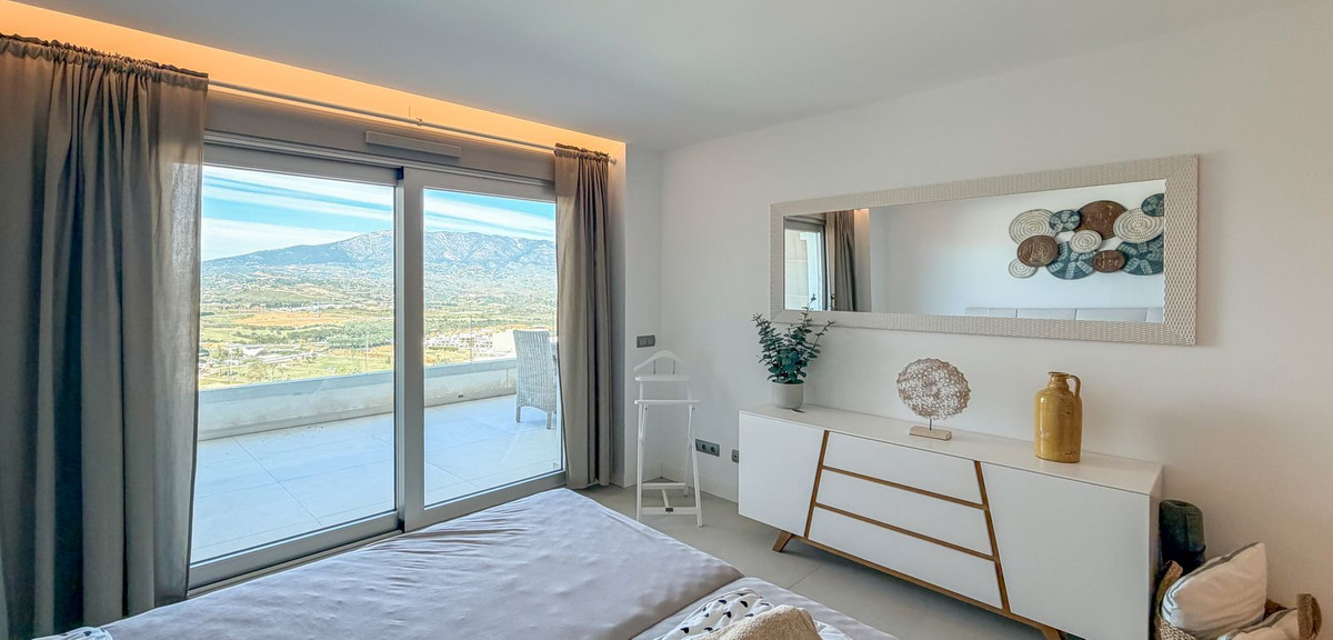Se vende Apartamento Planta Media de 2 dormitorios en Costa Del Sol, Málaga, España