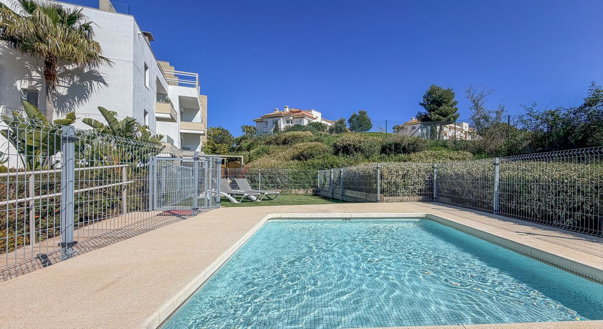 Se vende Apartamento Planta Media de 2 dormitorios en Costa Del Sol, Málaga, España