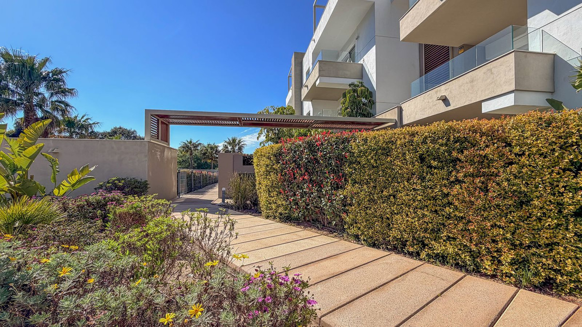 Se vende Apartamento Planta Media de 2 dormitorios en Costa Del Sol, Málaga, España