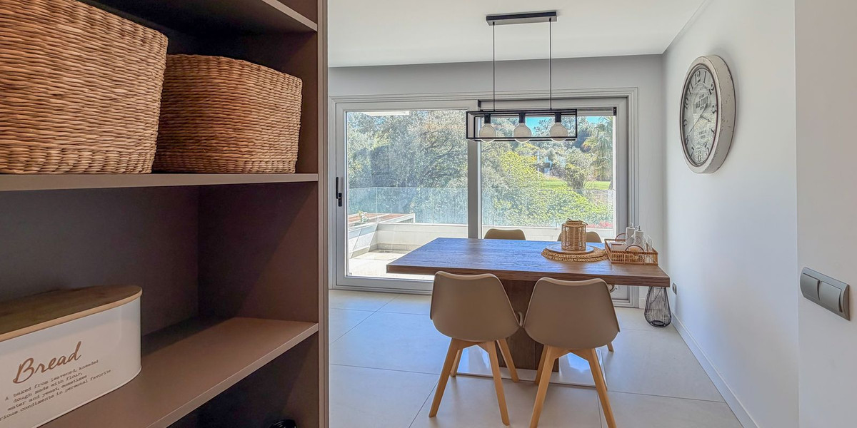Se vende Apartamento Planta Media de 2 dormitorios en Costa Del Sol, Málaga, España