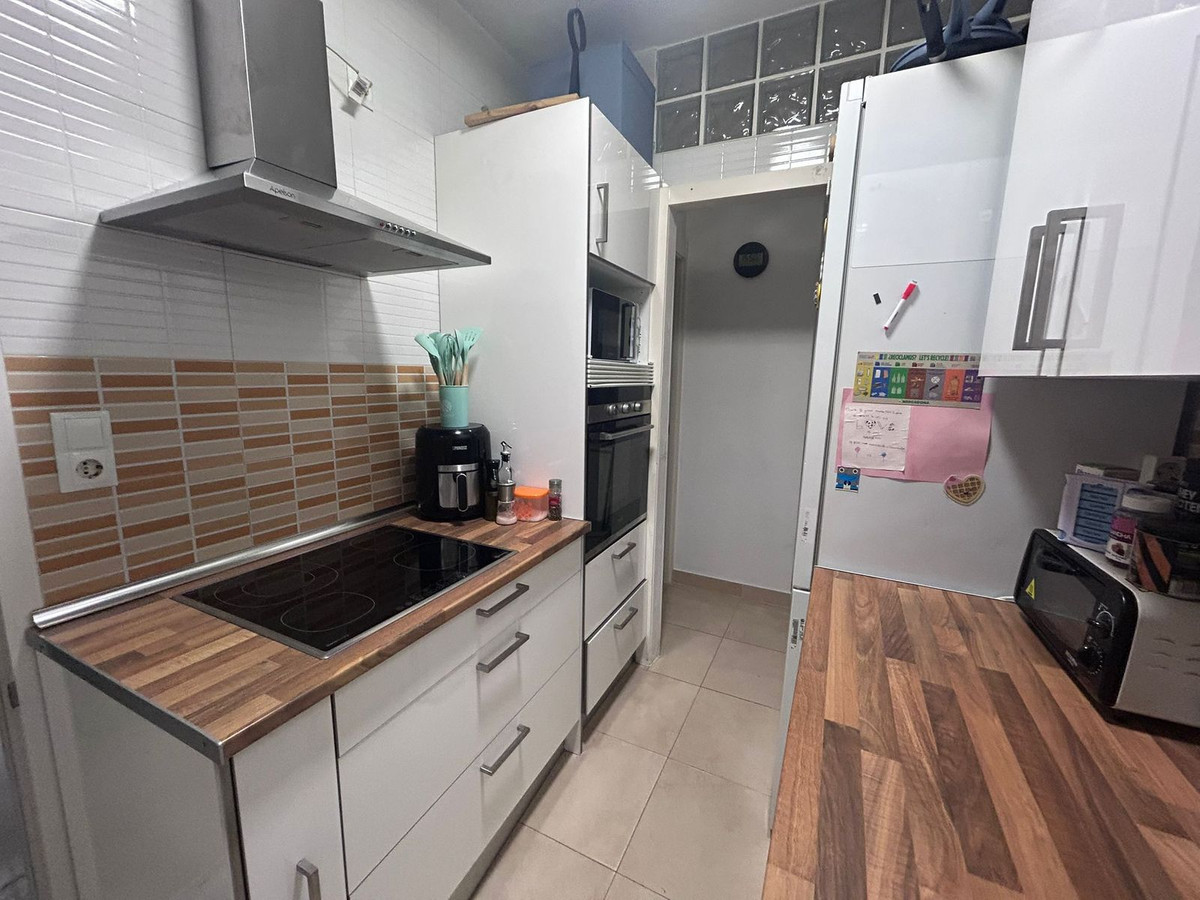 2 Bed Apartment for sale in Estepona Costa Del Sol, Málaga, Spain
