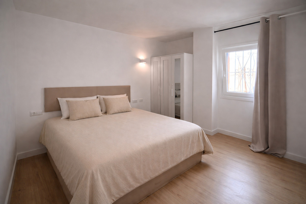 1 Bed Apartment for sale in Estepona Costa Del Sol, Málaga, Spain