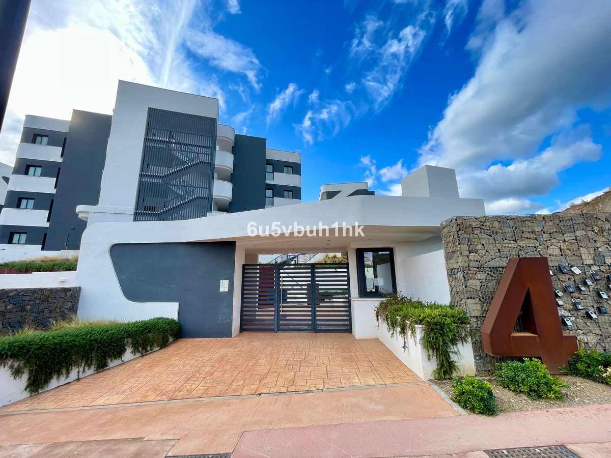 2 Bed Apartment for sale in Fuengirola Costa Del Sol, Málaga, Spain