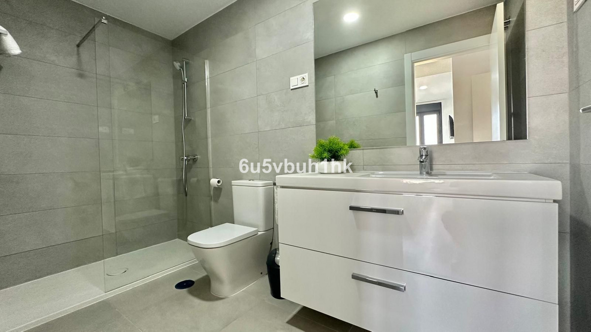 Se vende Apartamento Planta Baja de 4 dormitorios en Costa Del Sol, Málaga, España