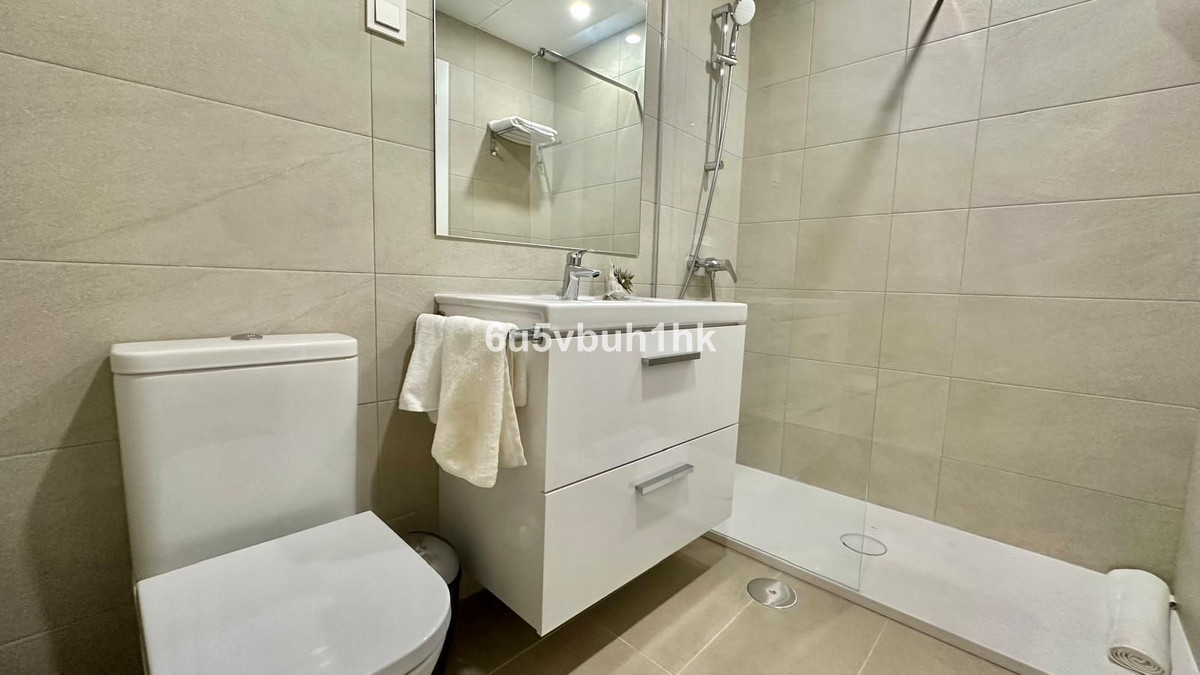 Se vende Apartamento Planta Baja de 4 dormitorios en Costa Del Sol, Málaga, España