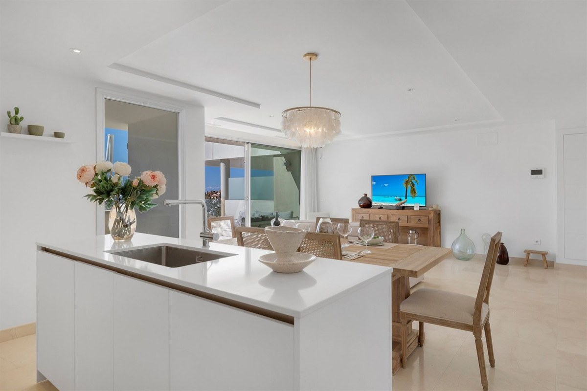 2 Bed Apartment for sale in Nueva Andalucía Costa Del Sol, Málaga, Spain
