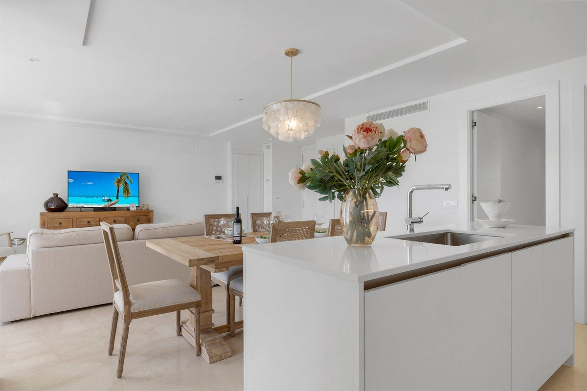2 Bed Apartment for sale in Nueva Andalucía Costa Del Sol, Málaga, Spain