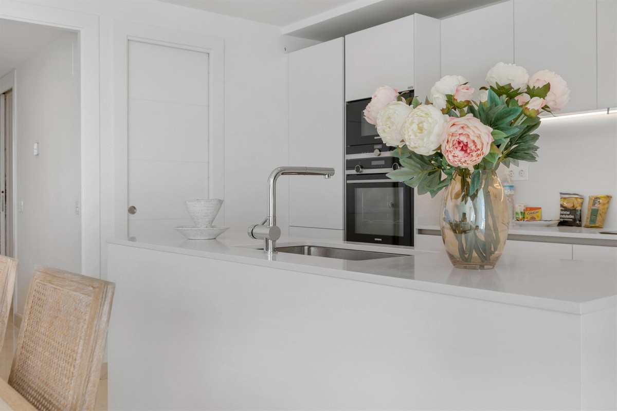 2 Bed Apartment for sale in Nueva Andalucía Costa Del Sol, Málaga, Spain