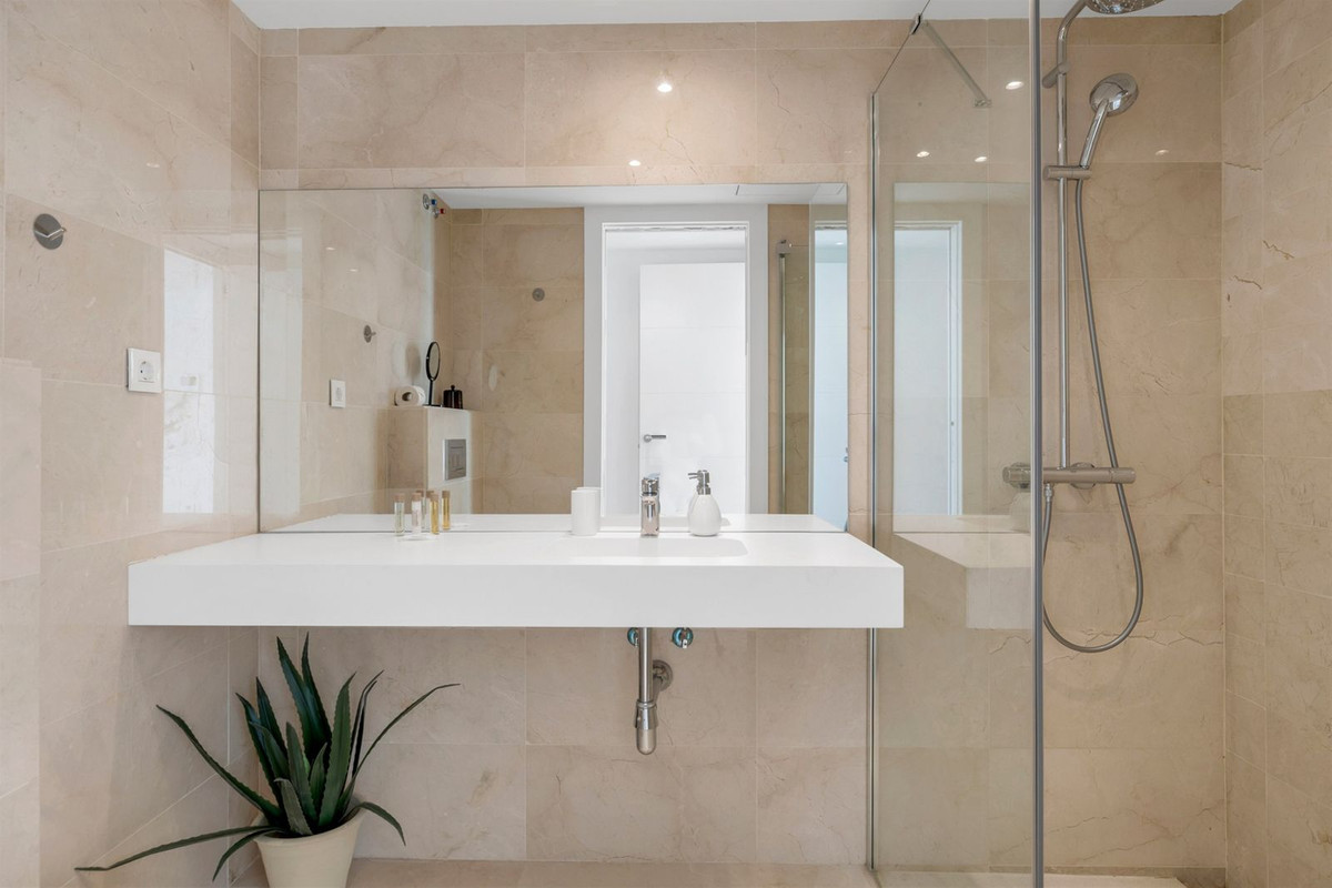 2 Bed Apartment for sale in Nueva Andalucía Costa Del Sol, Málaga, Spain