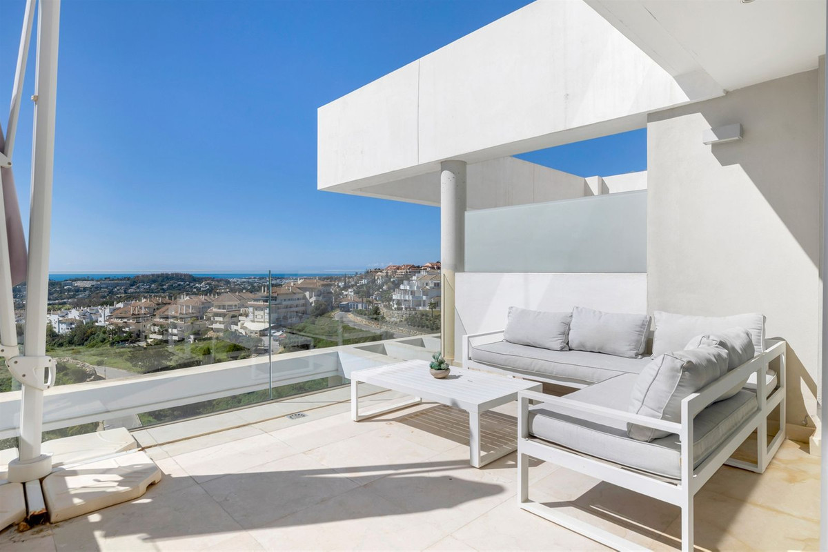 2 Bed Apartment for sale in Nueva Andalucía Costa Del Sol, Málaga, Spain