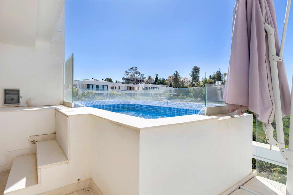 2 Bed Apartment for sale in Nueva Andalucía Costa Del Sol, Málaga, Spain
