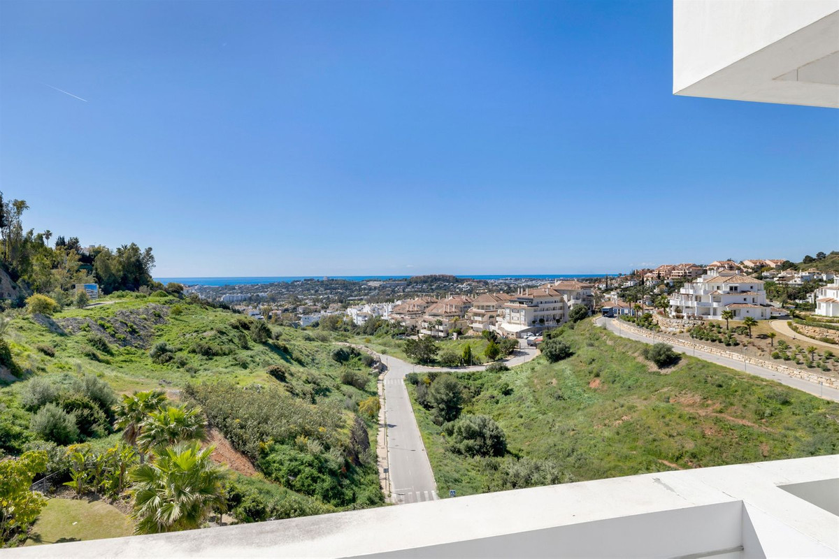 2 Bed Apartment for sale in Nueva Andalucía Costa Del Sol, Málaga, Spain