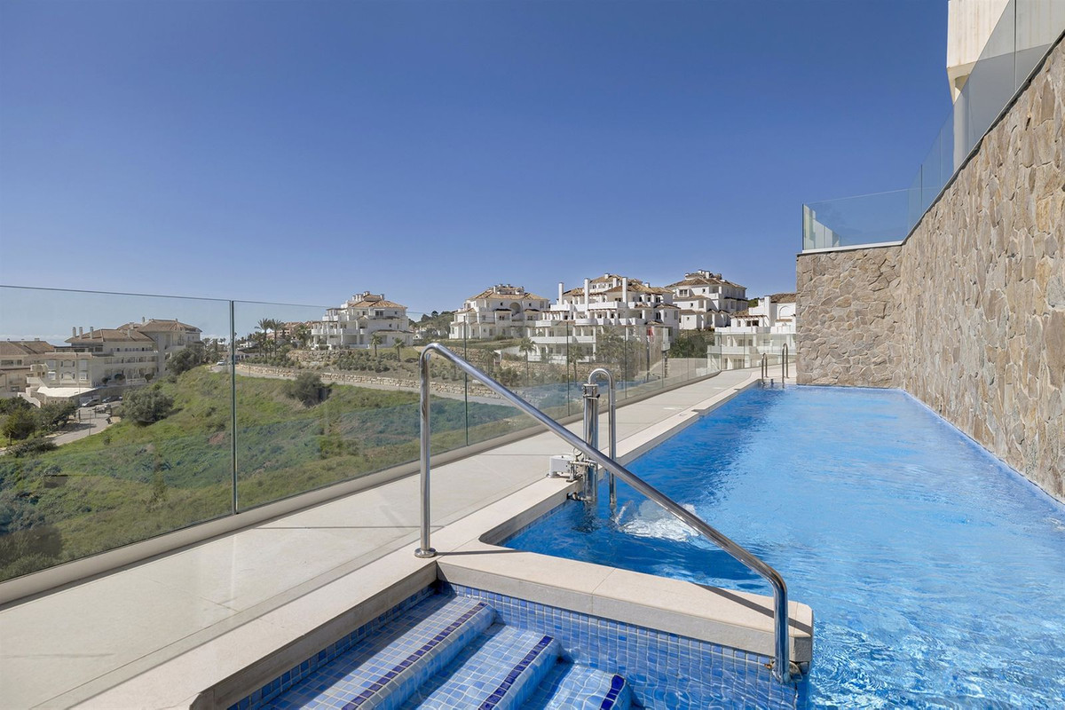 2 Bed Apartment for sale in Nueva Andalucía Costa Del Sol, Málaga, Spain
