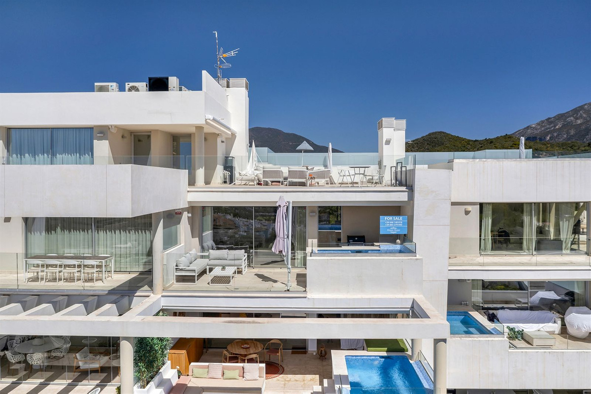 2 Bed Apartment for sale in Nueva Andalucía Costa Del Sol, Málaga, Spain