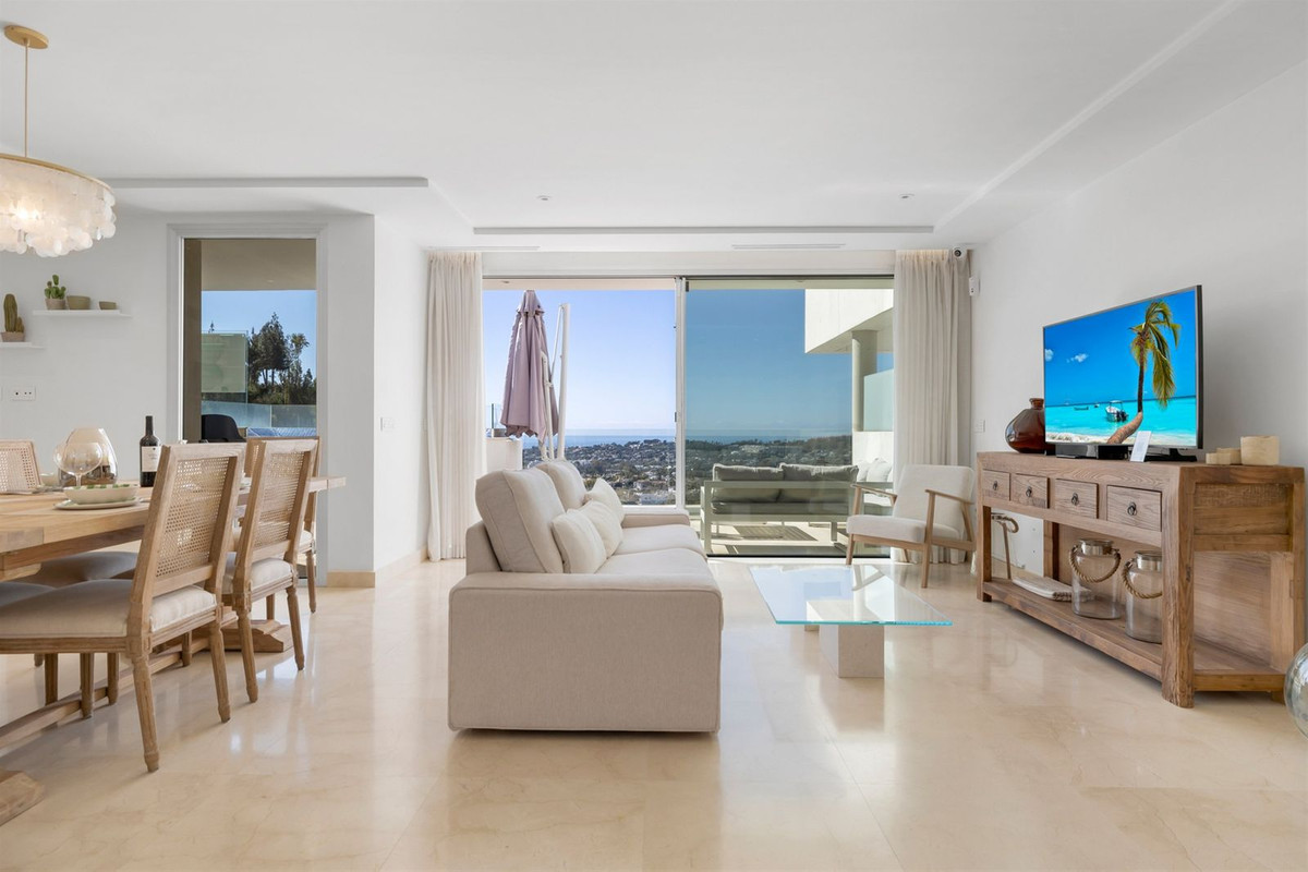 2 Bed Apartment for sale in Nueva Andalucía Costa Del Sol, Málaga, Spain