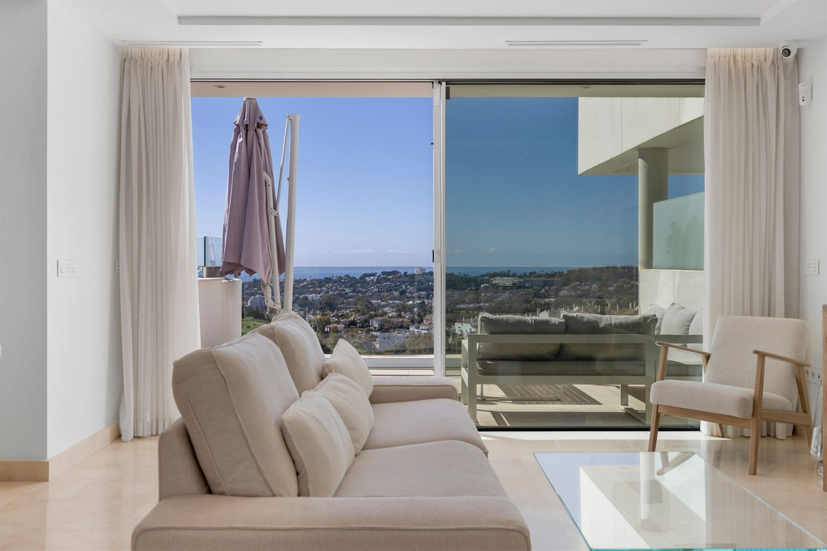 2 Bed Apartment for sale in Nueva Andalucía Costa Del Sol, Málaga, Spain