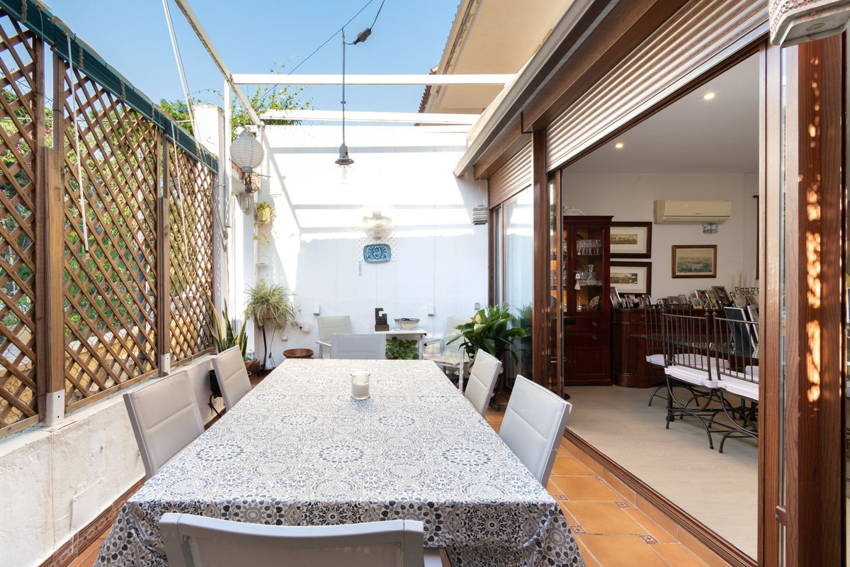 4 Bed Townhouse for sale in Sierrezuela Costa Del Sol, Málaga, Spain