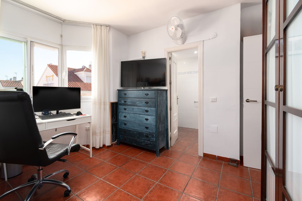 4 Bed Townhouse for sale in Sierrezuela Costa Del Sol, Málaga, Spain