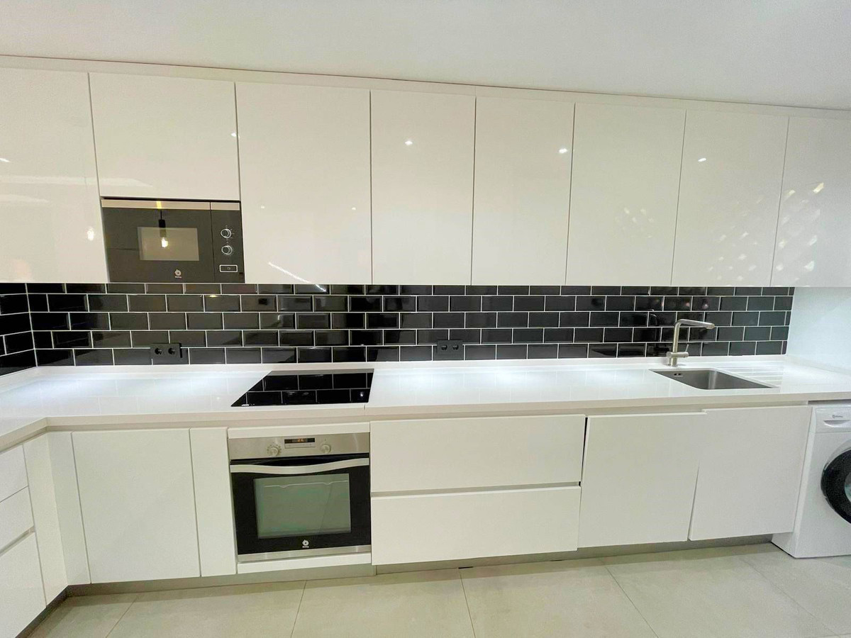 3 Bed Townhouse for sale in El Paraiso Costa Del Sol, Málaga, Spain