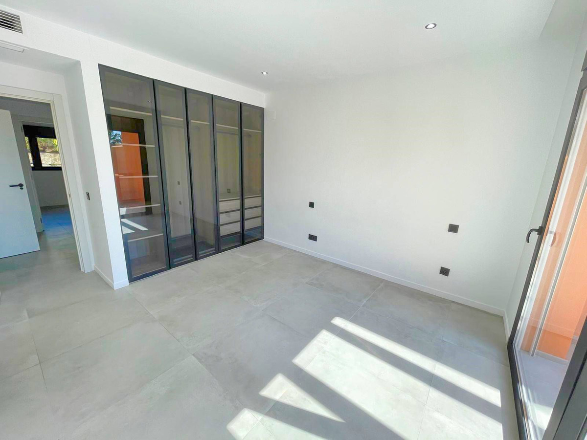 3 Bed Townhouse for sale in El Paraiso Costa Del Sol, Málaga, Spain