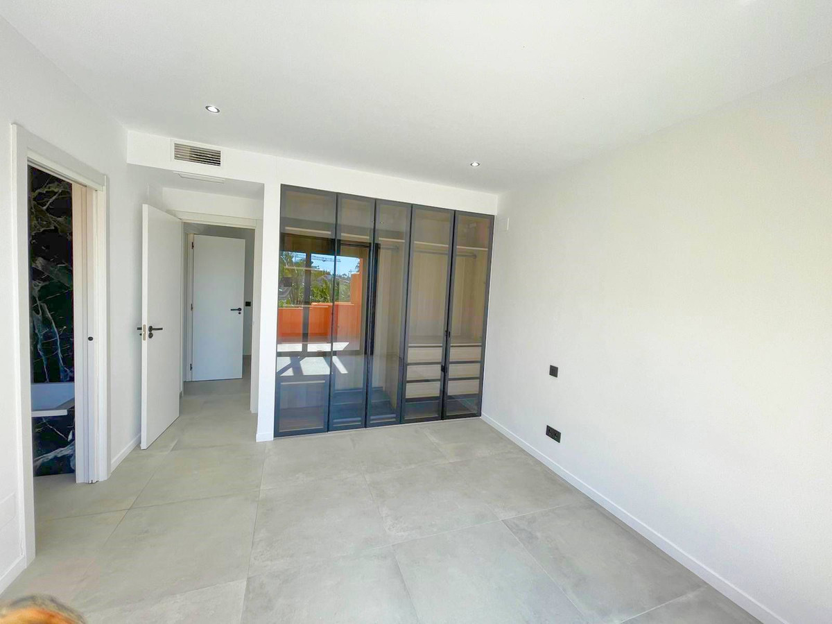 3 Bed Townhouse for sale in El Paraiso Costa Del Sol, Málaga, Spain
