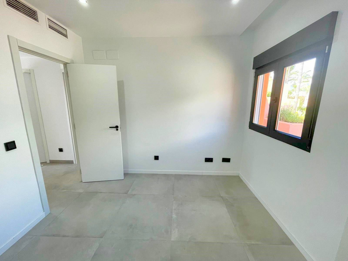 3 Bed Townhouse for sale in El Paraiso Costa Del Sol, Málaga, Spain