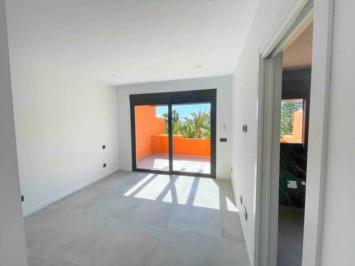 3 Bed Townhouse for sale in El Paraiso Costa Del Sol, Málaga, Spain