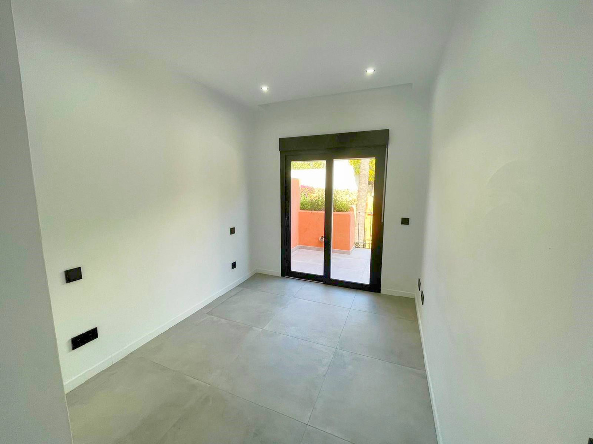3 Bed Townhouse for sale in El Paraiso Costa Del Sol, Málaga, Spain
