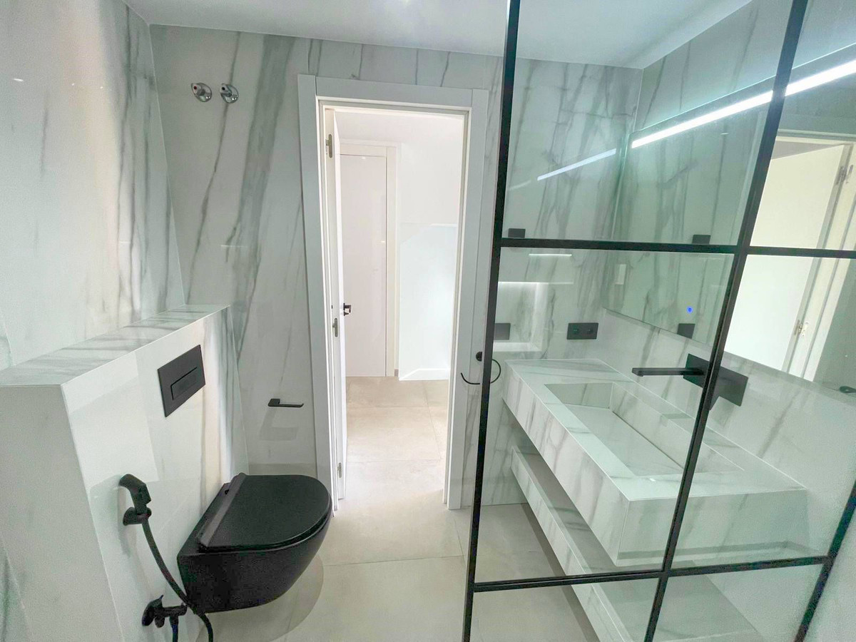 3 Bed Townhouse for sale in El Paraiso Costa Del Sol, Málaga, Spain