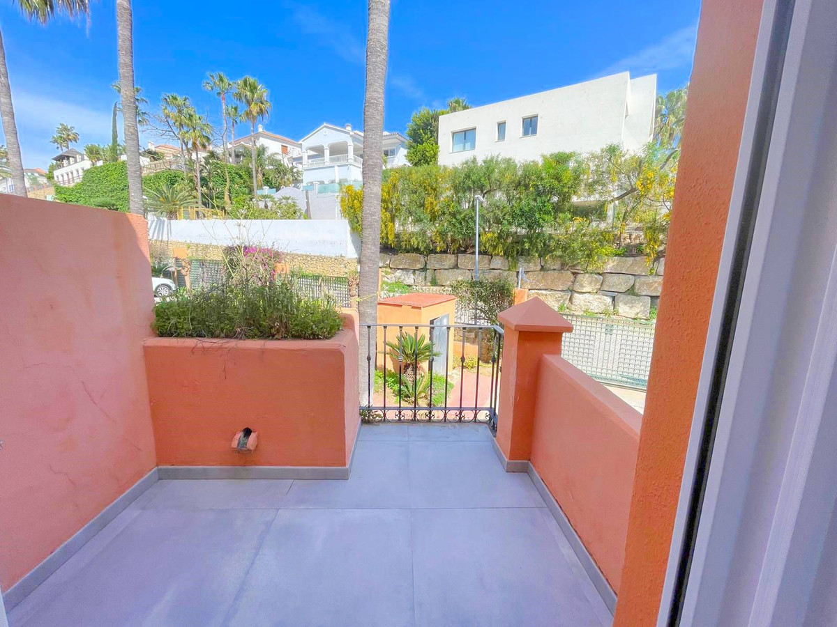 3 Bed Townhouse for sale in El Paraiso Costa Del Sol, Málaga, Spain