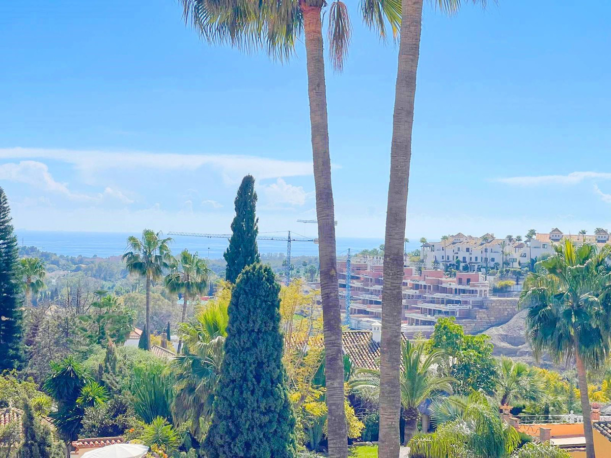 3 Bed Townhouse for sale in El Paraiso Costa Del Sol, Málaga, Spain