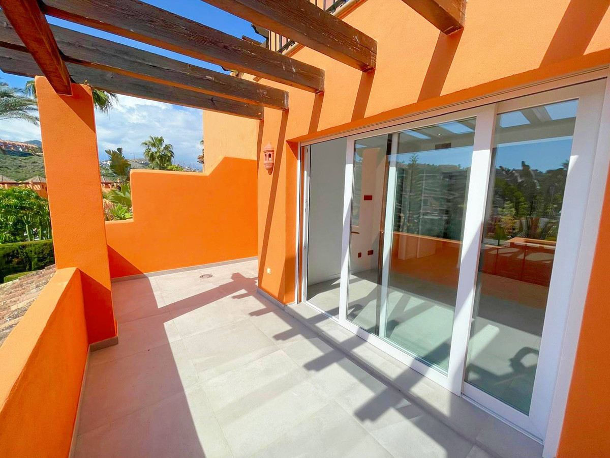 3 Bed Townhouse for sale in El Paraiso Costa Del Sol, Málaga, Spain