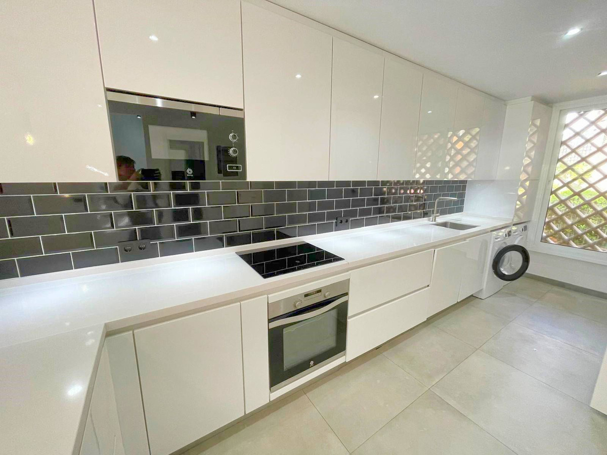 3 Bed Townhouse for sale in El Paraiso Costa Del Sol, Málaga, Spain