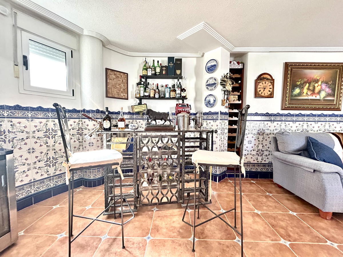 Se vende Villa - Chalet de 4 dormitorios en Costa Blanca, Alicante, España