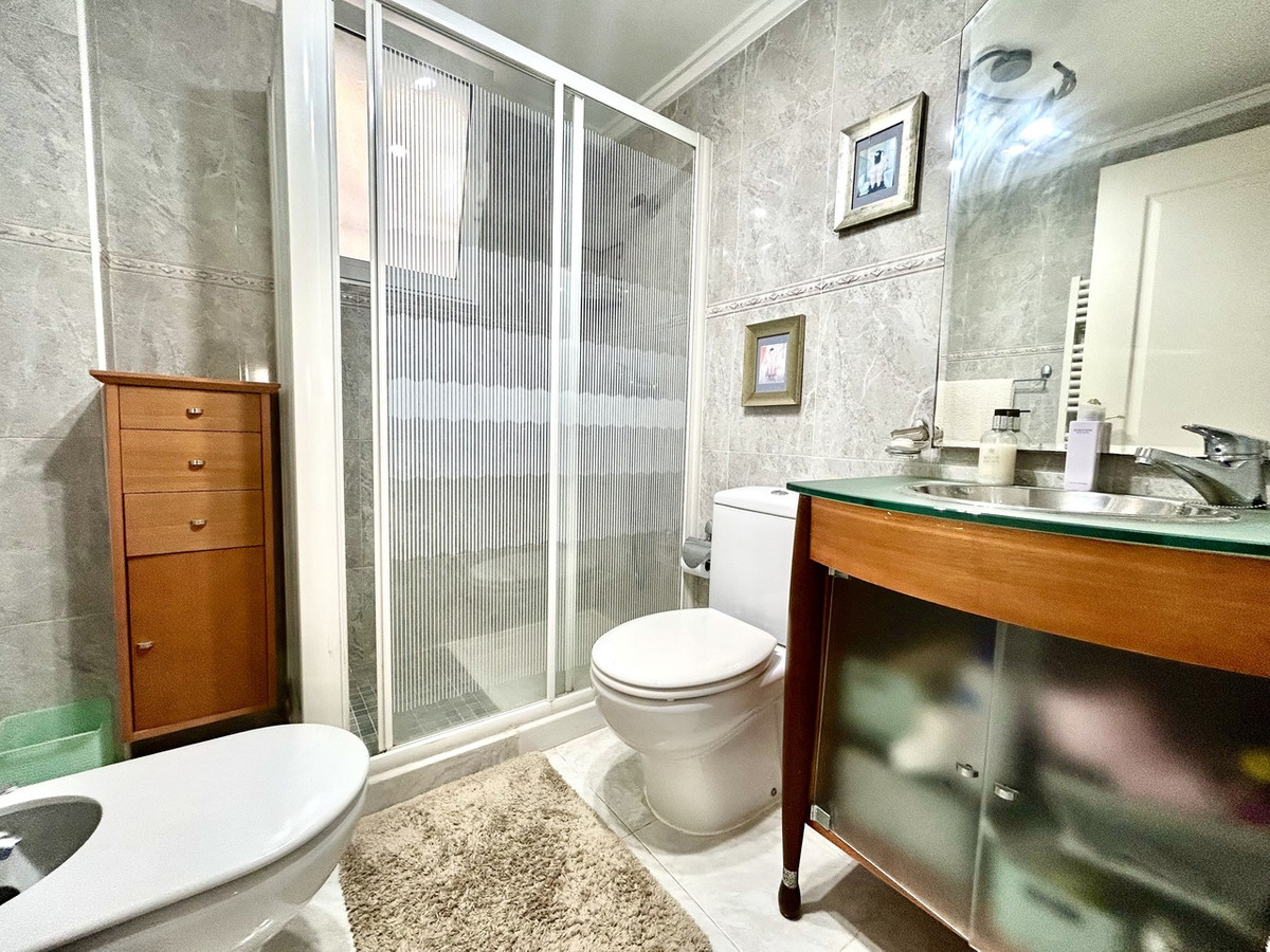 Se vende Villa - Chalet de 4 dormitorios en Costa Blanca, Alicante, España