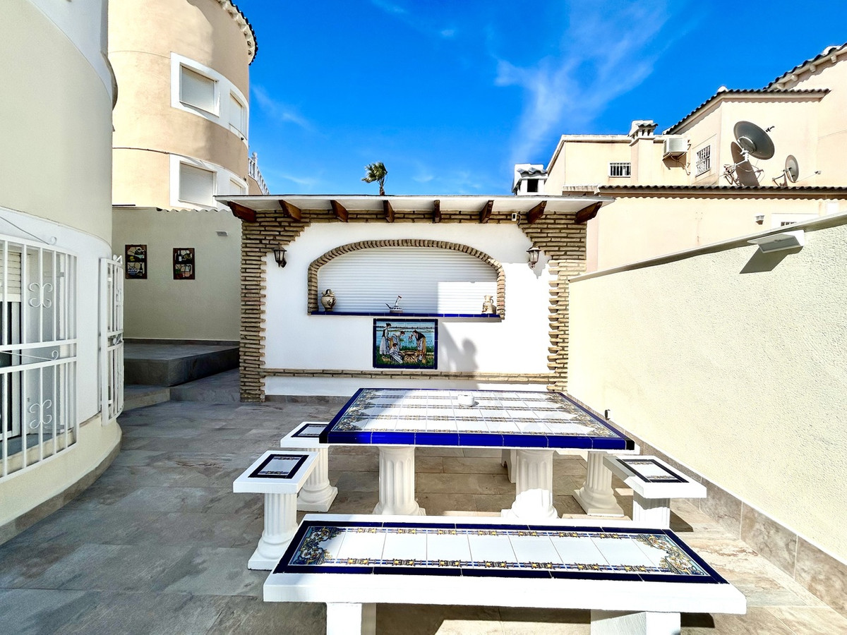 Se vende Villa - Chalet de 4 dormitorios en Costa Blanca, Alicante, España