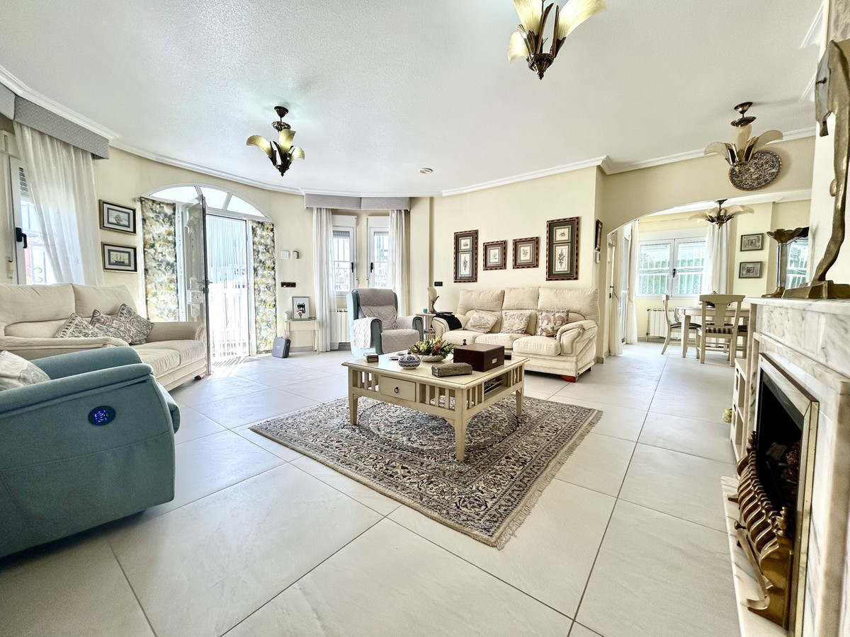 Se vende Villa - Chalet de 4 dormitorios en Costa Blanca, Alicante, España