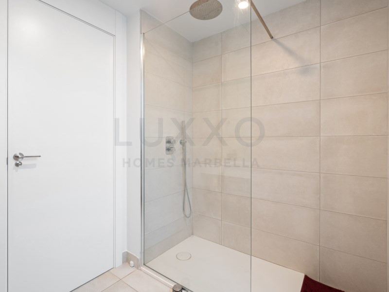 3 Bed Apartment for sale in Marbella Costa Del Sol, Málaga, Spain