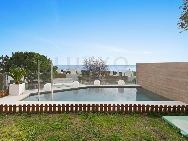 3 Bed Apartment for sale in Marbella Costa Del Sol, Málaga, Spain